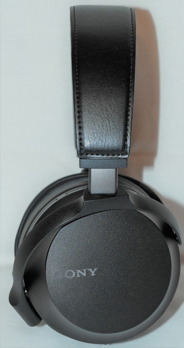 sony mdr z7m2 widok z boku 3